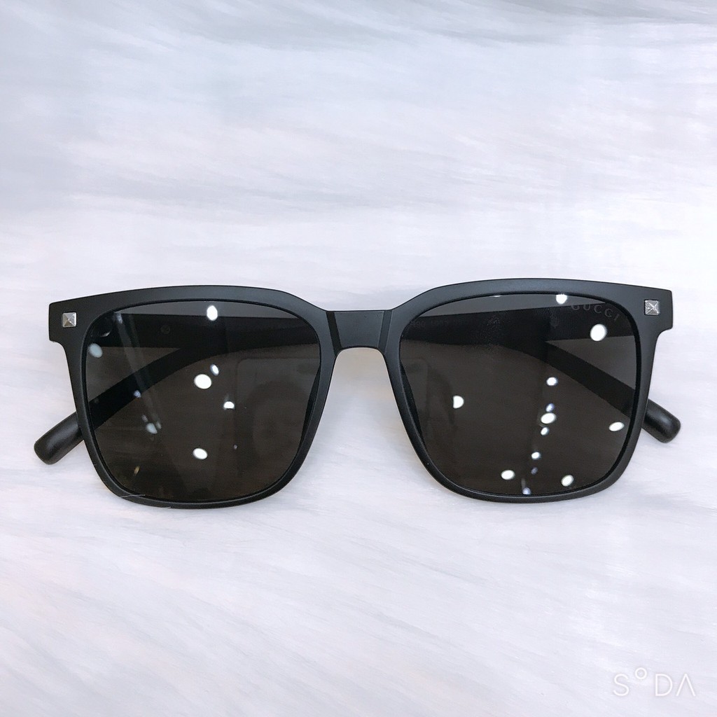 Kính mát nhựa nam // SALE // kính mát Nam / chất liệu gọng nhựa / chống xước / ngăn tia gây hại tới mắt / kiểu dáng trẻ