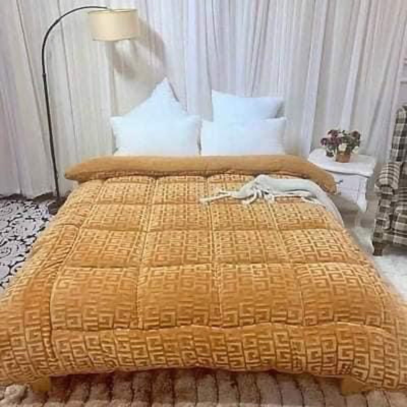 Chăn nhung lông cừu hoạ tiết chữ vạn 3 lớp ấm áp