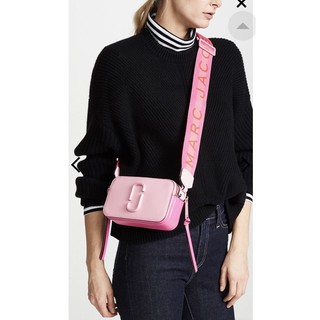 Túi đeo chéo Michael Kors