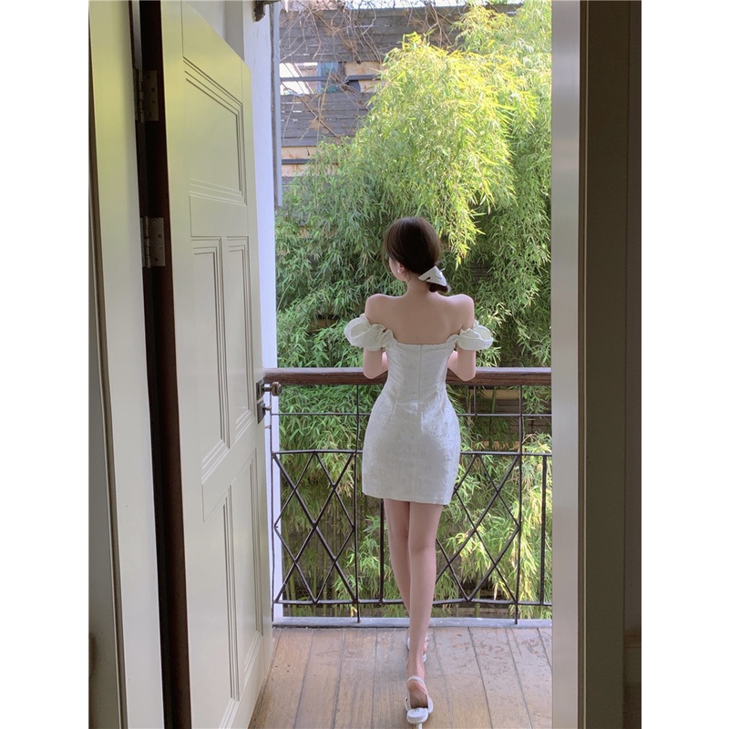 Đầm Trắng Nữ Ngắn Phong Cách Pure Desire Retro 2022 Sexy Hàng Thiết Kế Sườn Xám Sẻ Tà Ôm Body Hai Kiểu Mặc Trễ Vai Loại1 | BigBuy360 - bigbuy360.vn