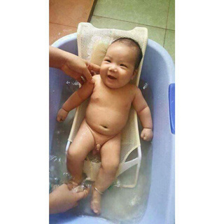 Lưới tắm có gối cho bé
