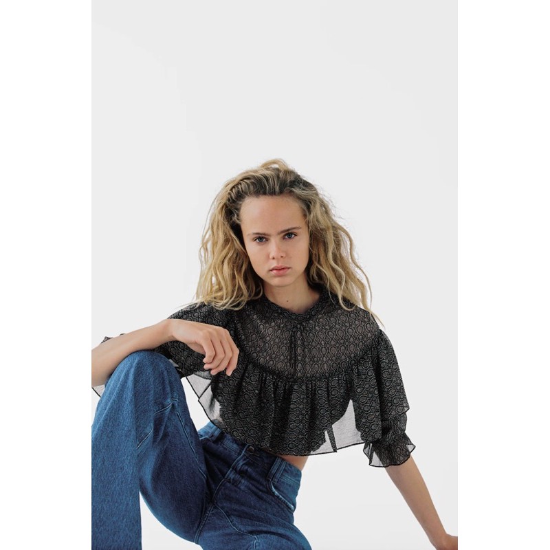 Áo ZARA croptop hoạ tiết phối chỉ kim tuyến