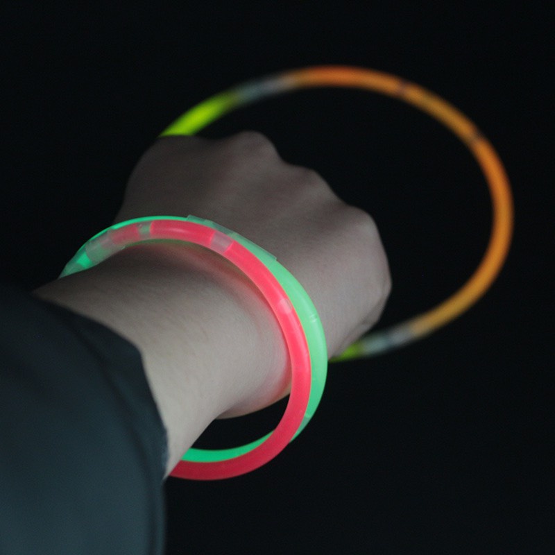 Bộ 100 que phát sáng dạ quang đủ màu sặc sỡ, lightstick phát sáng trong bóng tối AVIDAL