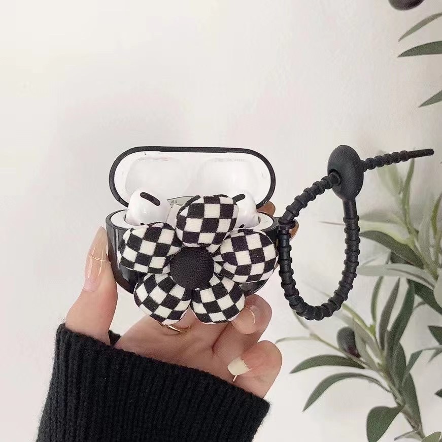 Vỏ hộp sạc tai nghe Airpods 1/2 pro in họa tiết caro màu đen hoạt hình
