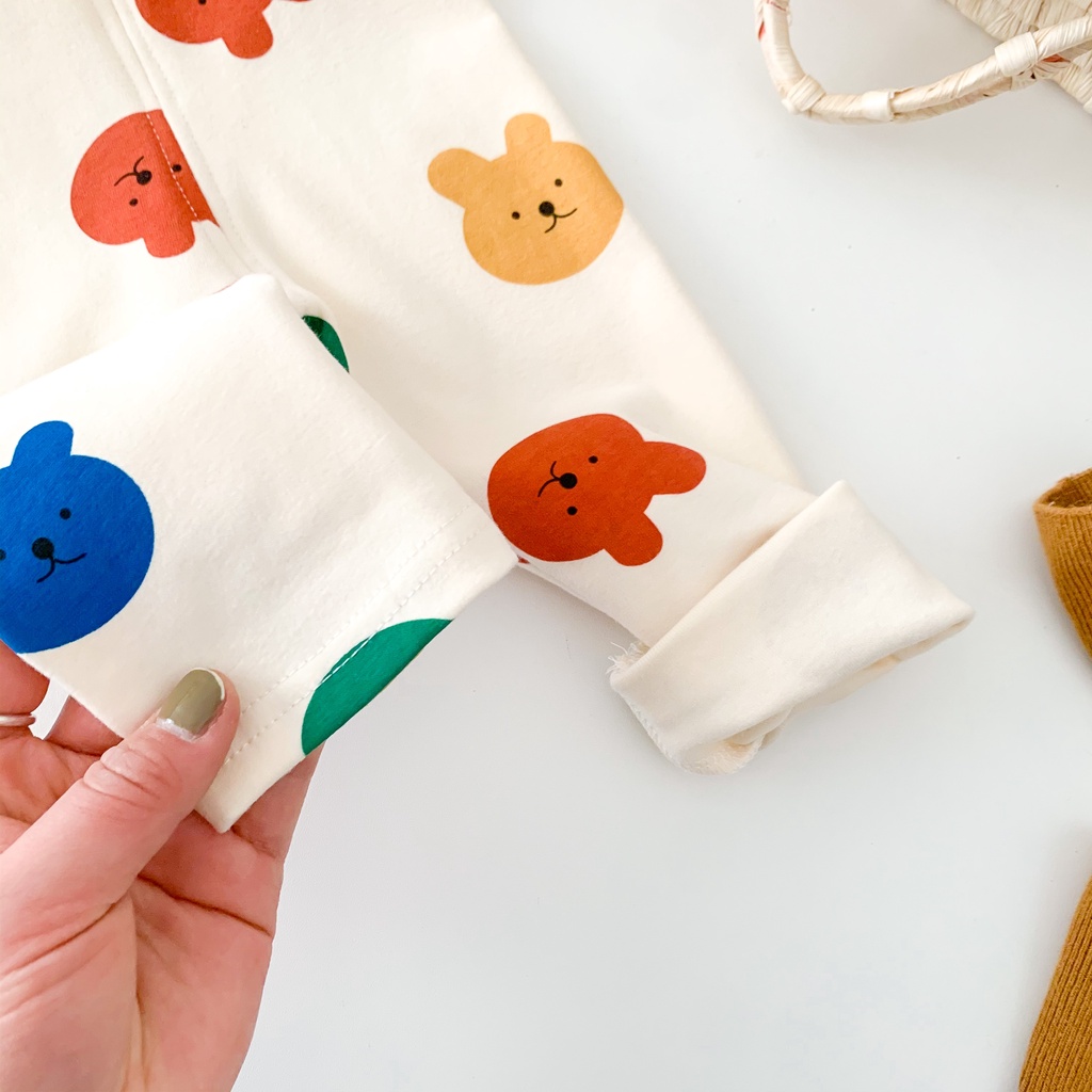 Bộ đồ 2 mảnh áo tay dài và quần dài họa tiết thỏ nhiều màu sắc dành cho bé