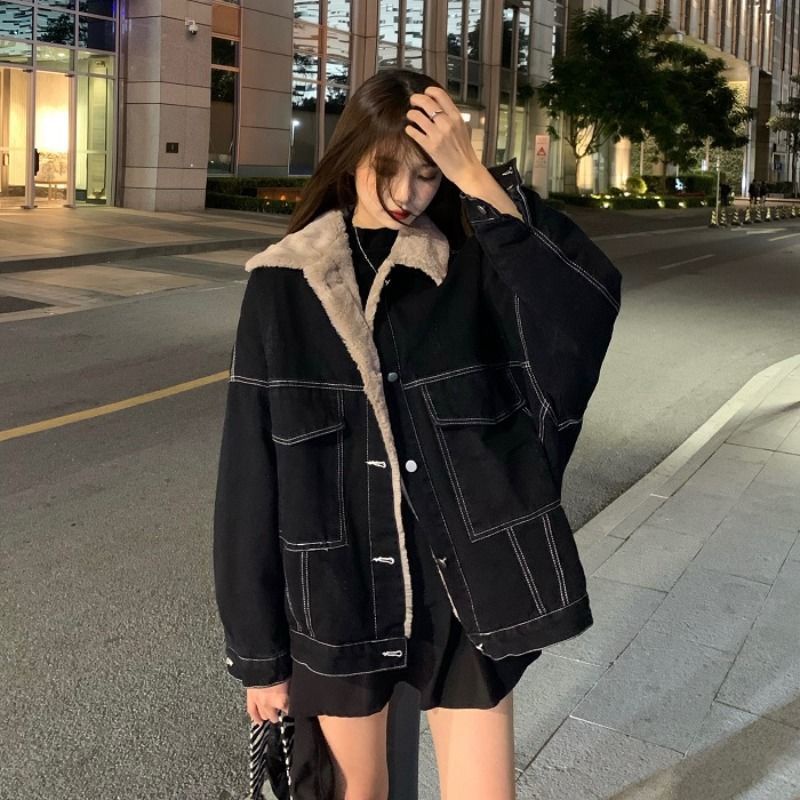 Áo khoác denim nữ dáng rộng phong cách Hàn Quốc