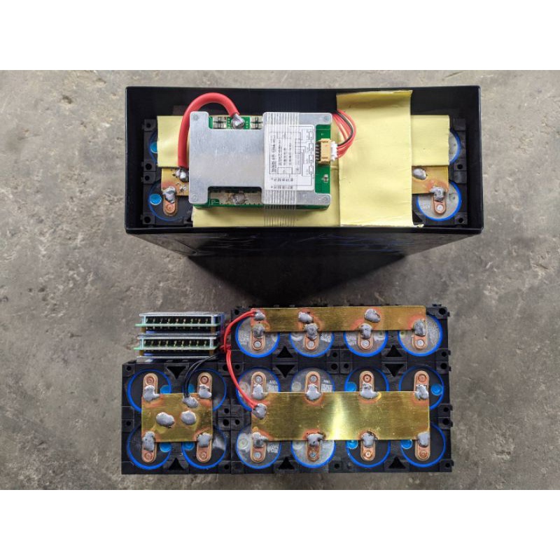 Hộp đựng pin lithium Kt 223x120x175mm