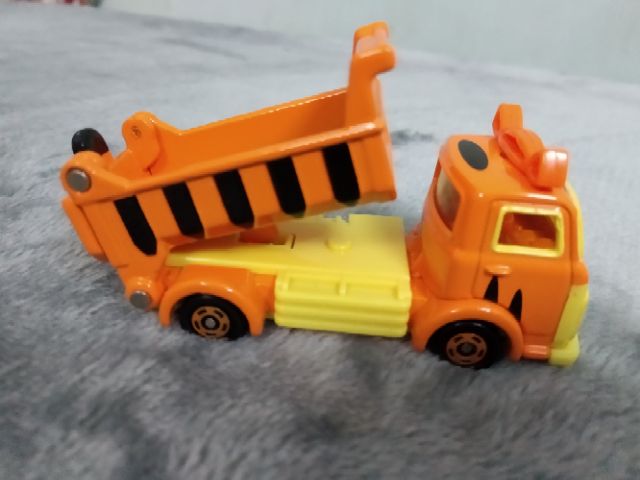 Xe mô hình Tomica_ xe tải Caspals