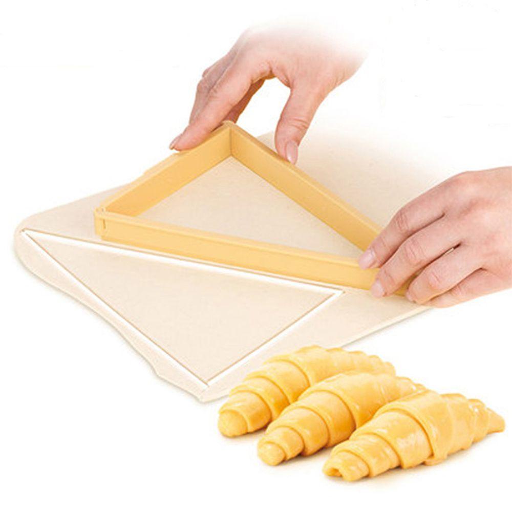 Dụng Cụ Cắt Bột Làm Bánh Sừng Trâu Tiện Dụng