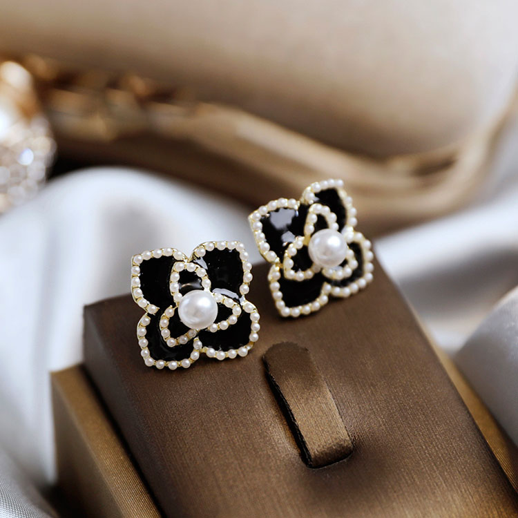 Đôi bông tai mạ bạc 925 đính ngọc trai giả xinh xắn cho nữ