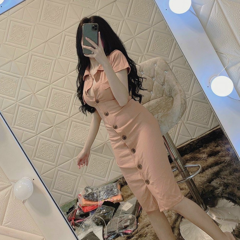 Đầm body tay ngắn cổ bẻ cài nút trước dáng dài cực xinh , chất thun bozip mềm mịn