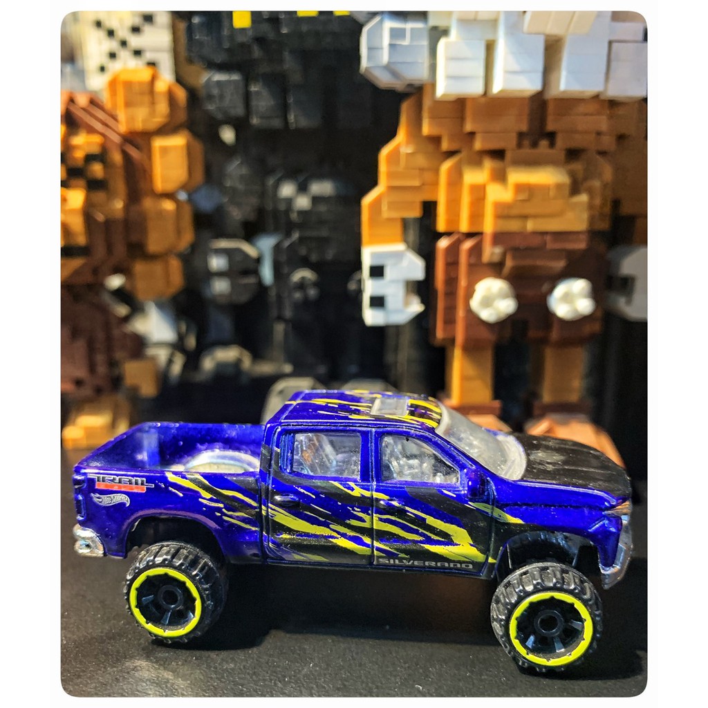 Xe Mô Hình Hot Wheels Offroad Car Chevy Silverado Trail Boss Lt