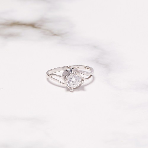 Nhẫn đính hôn gắn đá vàng 18k 610 - ANCARAT