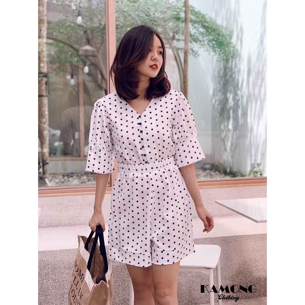 Jumpsuit ngắn bi cổ tim KAMONG J001T