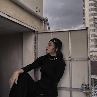 SET ÁO CROPTOP TAY DÀI+ QUẦN DÀI ĐEN BASIC