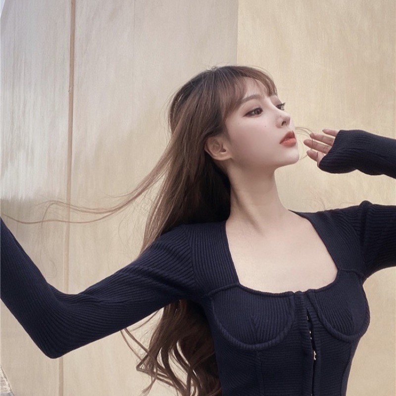 Áo tay dài cổ vuông ôm body