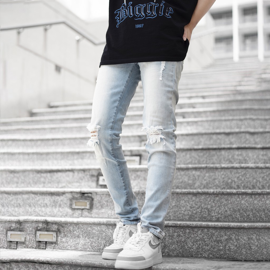 Quần Skinny Jeans Nam-Màu Xanh Nhạt-Rách Ngang Gối-Chất Liệu Cotton Co Giãn-Ống Đứng Dáng-Ống Ôm Chân Chuẩn Skinny | BigBuy360 - bigbuy360.vn