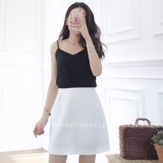 Áo đen S, áo trắng M, short đen S