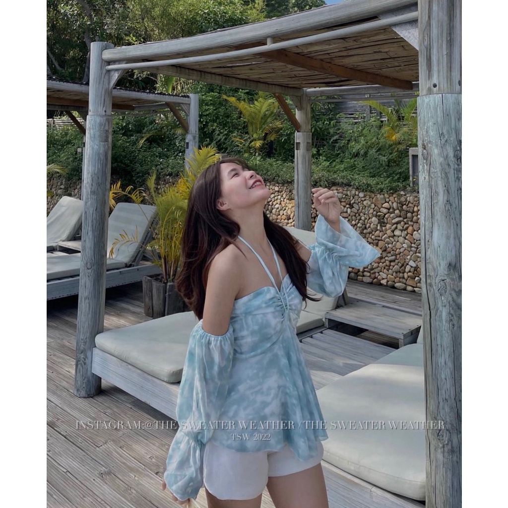 Sẵn Set áo trễ vai loang màu rút dây ngực với quần ngắn short trắng
