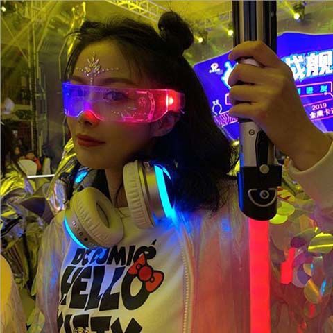 ﺴ﹍Kính dạ quang LED khoa học viễn tưởng Bengdi Douyin bar Hộp đêm không dây đầy màu sắc và mát mẻ tạo tác biểu d