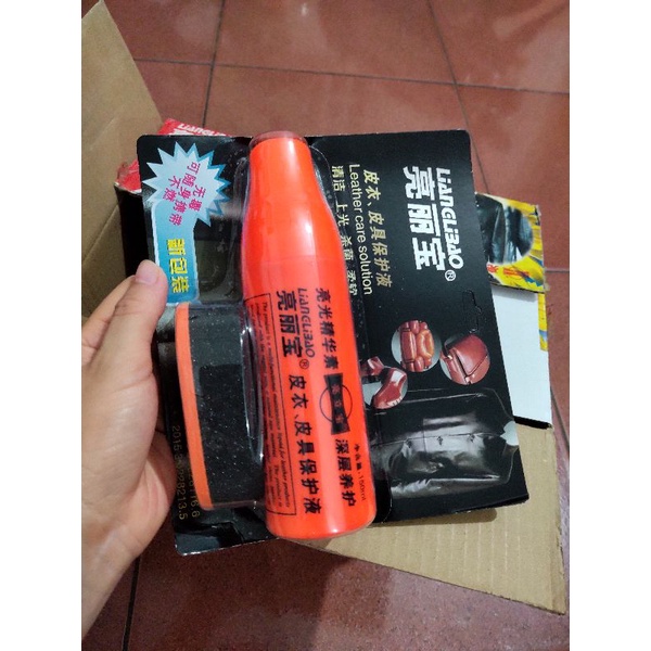 Xi nước đánh giày dạng xịt