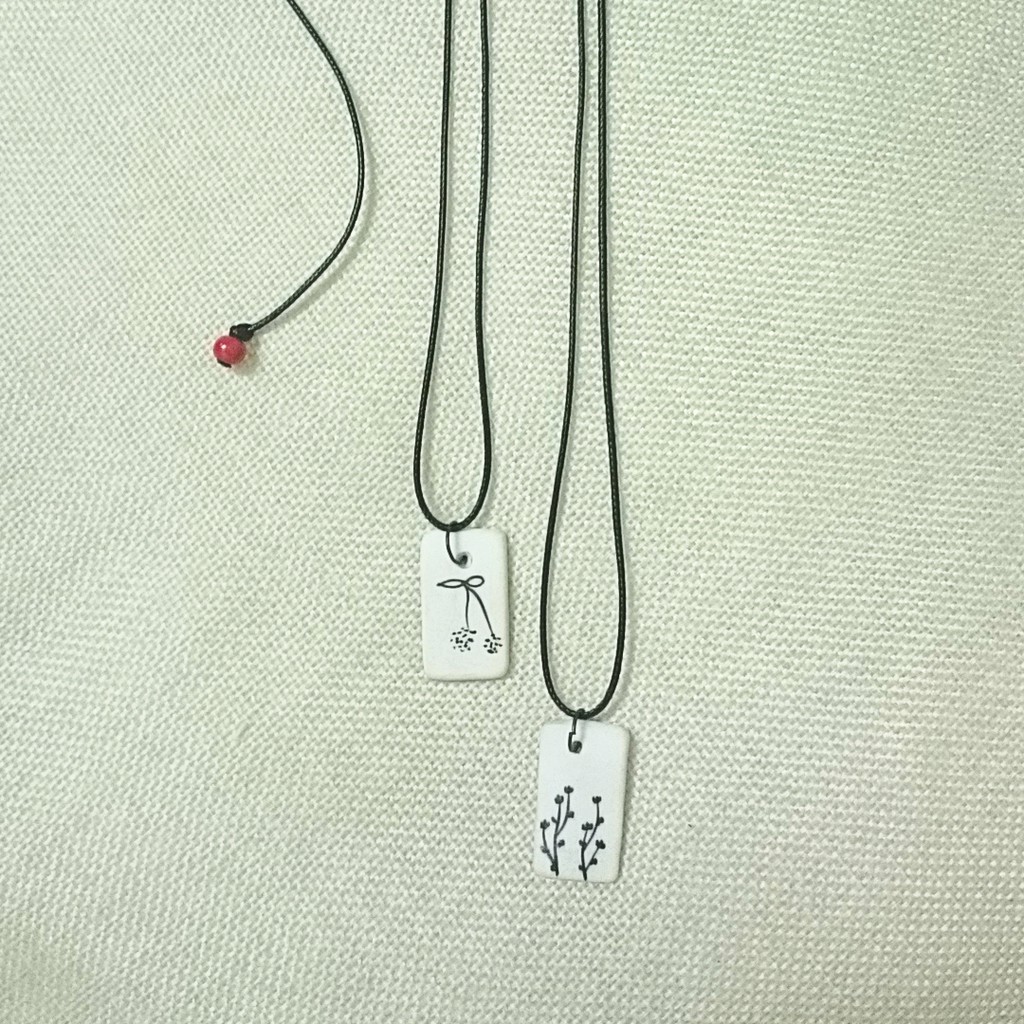 Vòng cổ đôi xinh xắn.