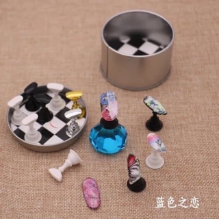 Đế bàn cờ gắn móng mẫu tập làm nail