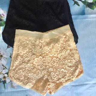 QUẦN MẶC TRONG VÁY REN