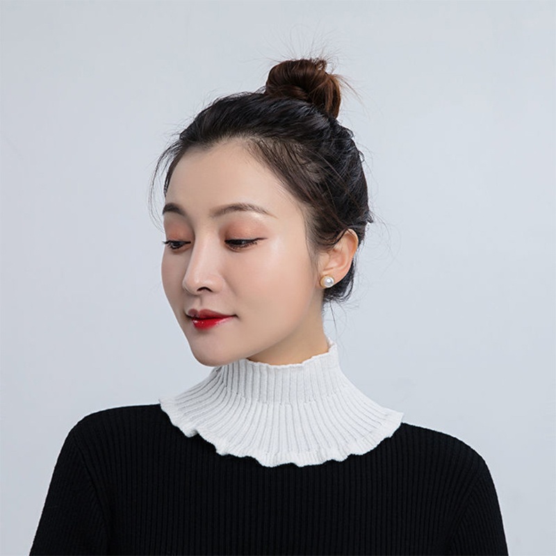 Cổ áo giả có thể tháo rời