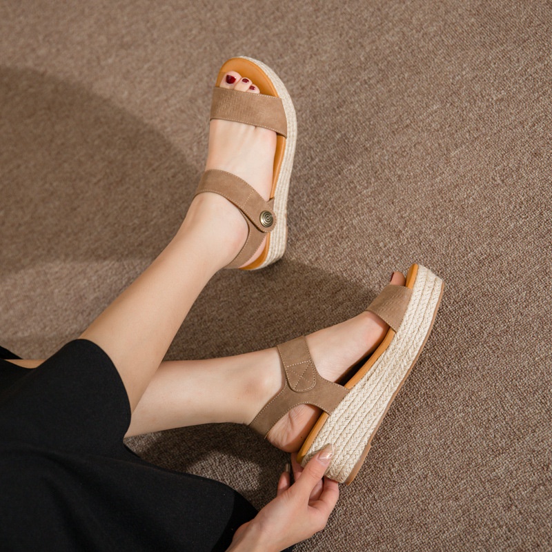 Giày sandal đế xuồng dày hở ngón thoải mái thời trang cho nữ 2023