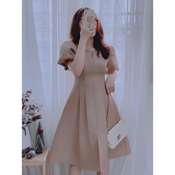 ĐẦM XỐP CHIẾT EO TAY PHỒNG CỔ V