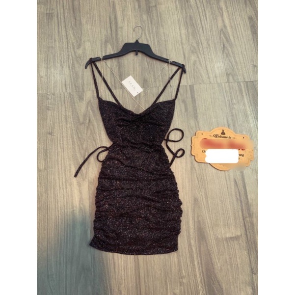 Váy kim xà hở lưng SIÊU tôn dáng | BigBuy360 - bigbuy360.vn