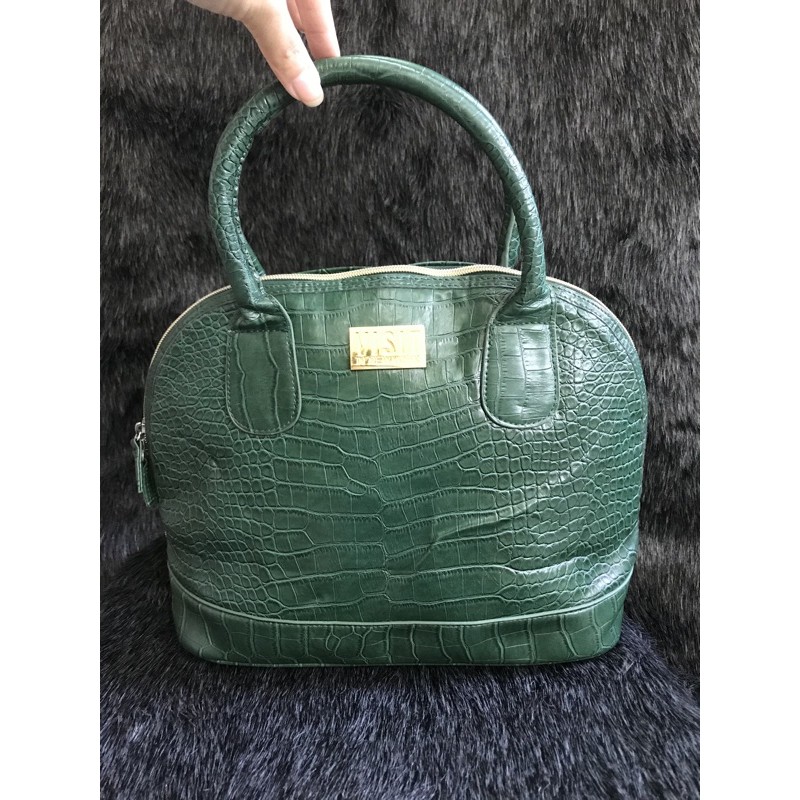 Túi Si hến da dập vân màu xanh lá hiệu visit new york