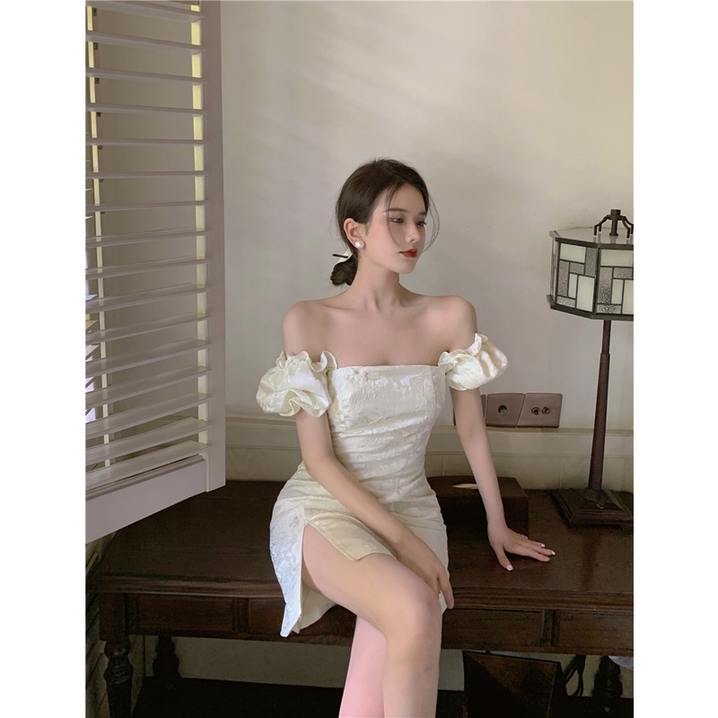 Đầm Trắng Nữ Ngắn Phong Cách Pure Desire Retro 2022 Sexy Hàng Thiết Kế Sườn Xám Sẻ Tà Ôm Body Hai Kiểu Mặc Trễ Vai Loại1 | BigBuy360 - bigbuy360.vn