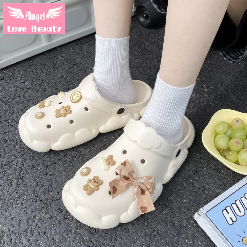 Dép Sandal Đục Lỗ Đế Dày Chống Trượt In Họa Tiết Hoạt Hình Dễ Thương Dành Cho Nữ