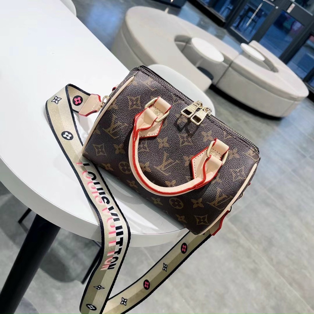 Túi xách LV trống mini dây đeo bảng to