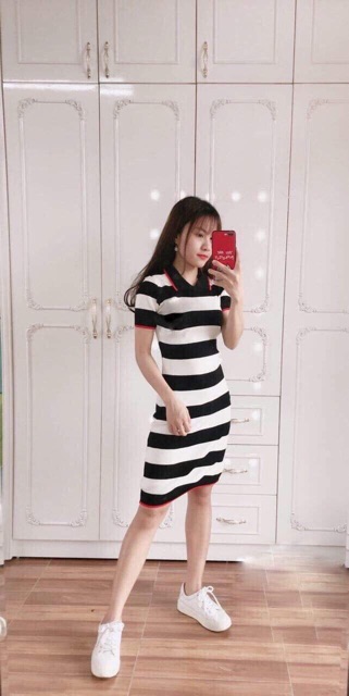 Váy len kẻ ngang cổ đức | BigBuy360 - bigbuy360.vn