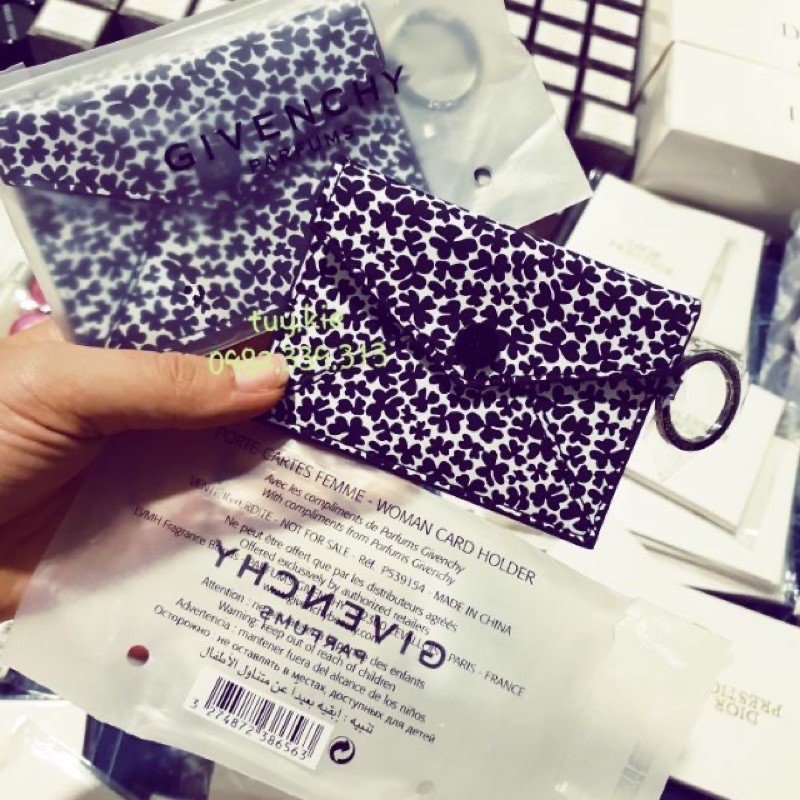 Ví cầm tay Gờvanchì Women Card Holder