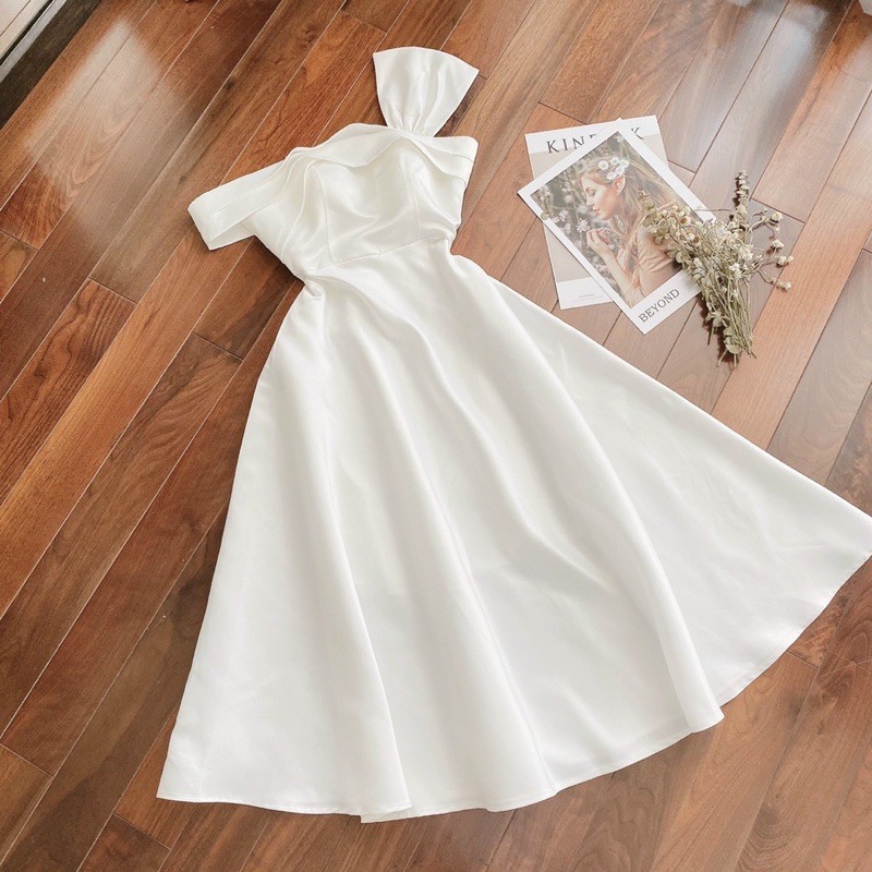 Đầm dự tiệc trắng lệch vai nơ audikt | BigBuy360 - bigbuy360.vn