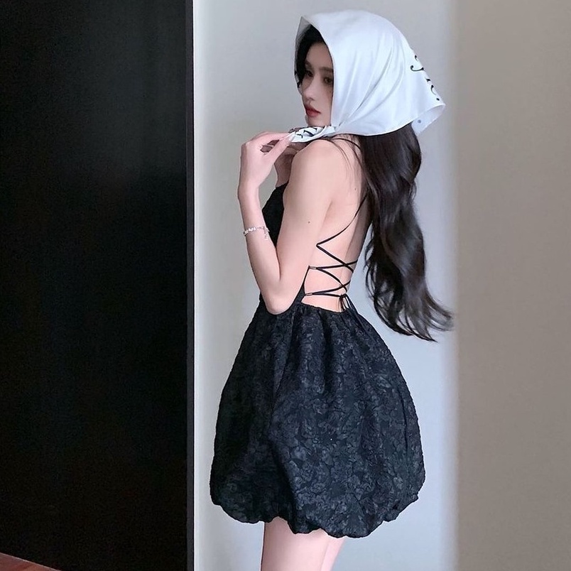 Đầm Body Gấm Dây Đan Lưng Trắng Đen Xòe Phong Cách Ulzzang Hot Trend