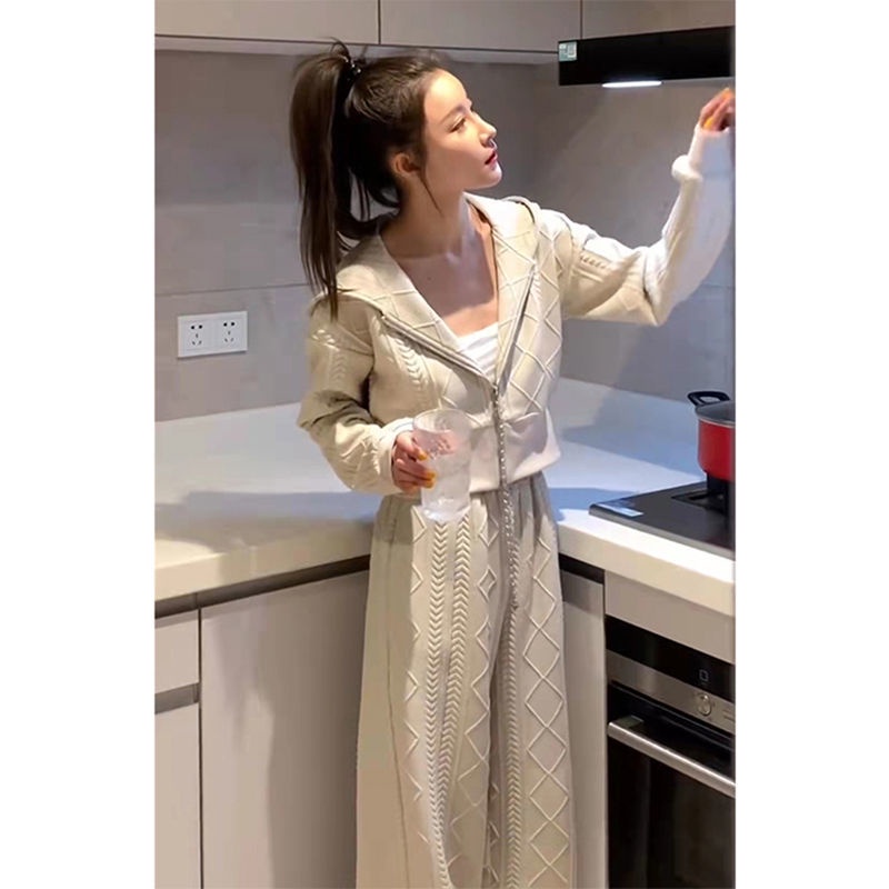 Set Áo Hoodie Và Quần Dài Xẻ Tà Thời Trang Năng Động Cho Nữ