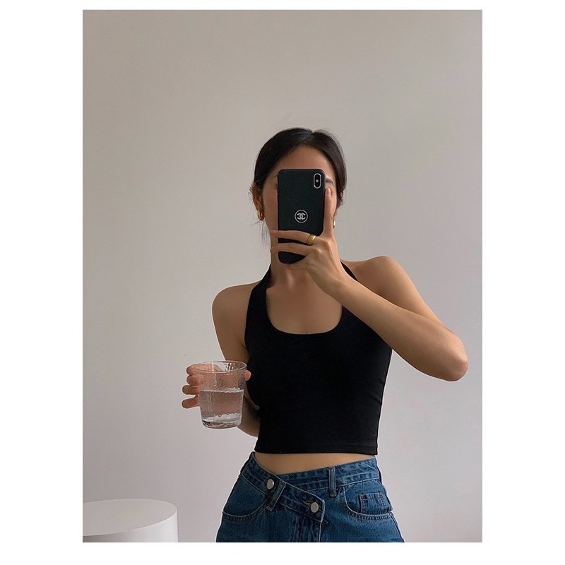 Áo croptop cổ yếm đơn giản cho mùa hè năng động