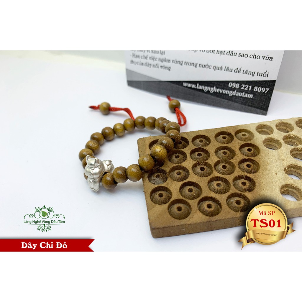 Vòng dâu tằm giúp bé ngủ ngon, giảm quấy khóc đêm, kỵ người vía nặng