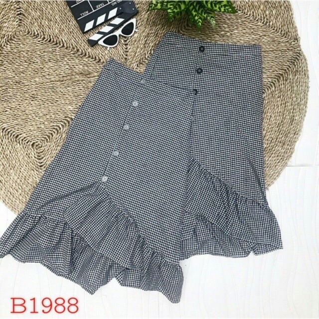 CHÂN VÁY ĐUÔI CÁ CARO PHỐI NÚT / CHÂN VÁY DÀI DÁNG XOÈ | BigBuy360 - bigbuy360.vn
