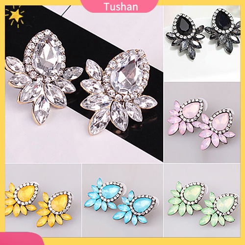 Đôi bông tai hình hoa đính đá thời trang