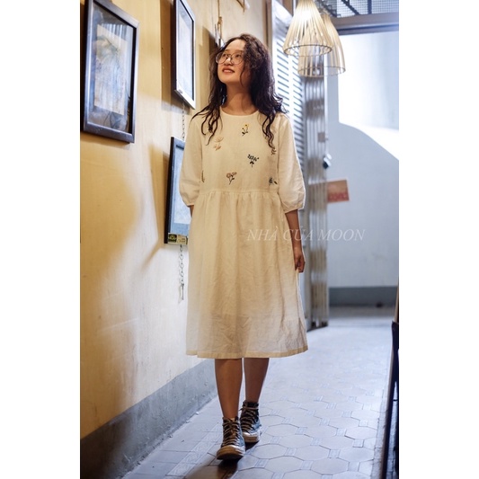 Đầm Linen babydoll thêu tay- Nhà Của Moon