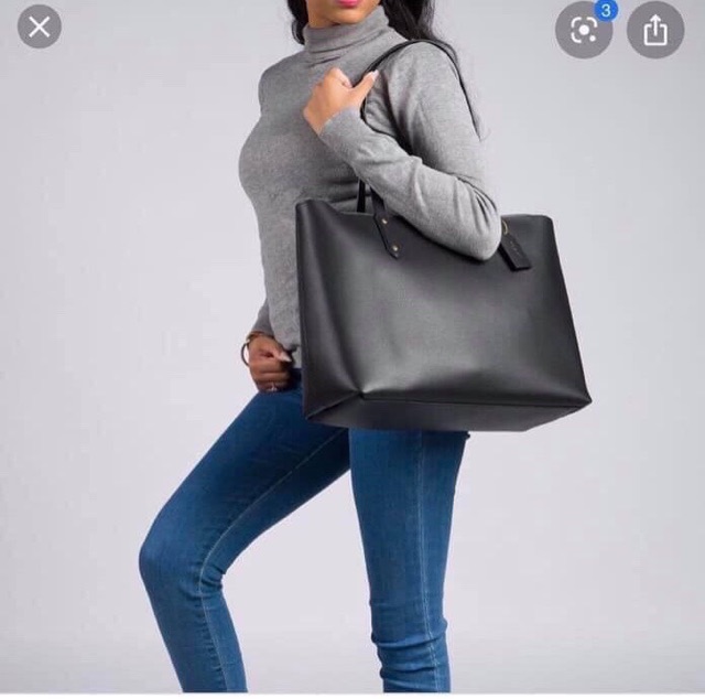 TÚI COACH TOTE MÀU TRƠN DA THẬT F69424