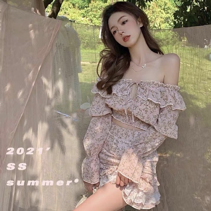 Set Áo Croptop Trễ Vai Bèo Và Chân Váy Kèm Ren Hoa Nhí Xinh Xắnsn AI