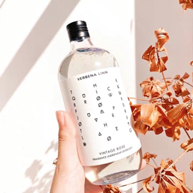 Nước giặt đồ lót diệt khuẩn Lingerie từ enzym hoa quả 550ml Verbena Linn