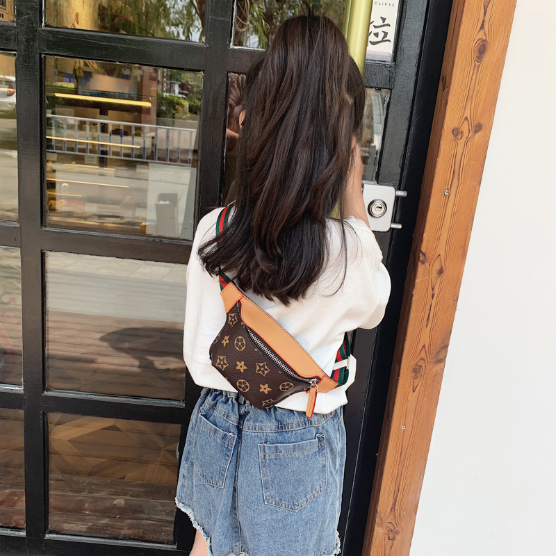 Túi đeo chéo in hoa phong cách retro thời trang cho bé gái